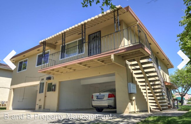 Building Photo - 2 br, 1 bath House - 229 Harding Blvd. #4