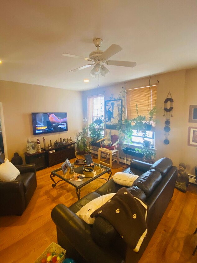 Foto principal - 310 Riverside Blvd