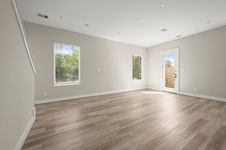 Building Photo - 3208 Bostic St