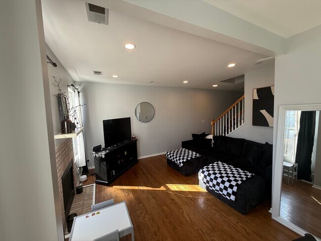 Foto del edificio - 610 Lakeridge Ct