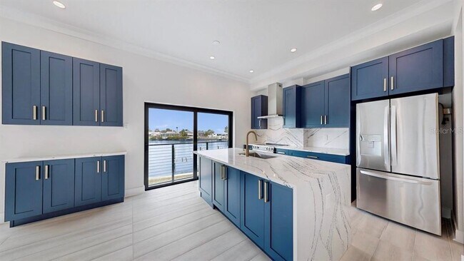 Building Photo - 773 Gran Kaymen Way