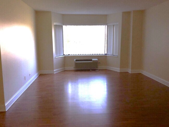 Building Photo - 470 Fawell Blvd