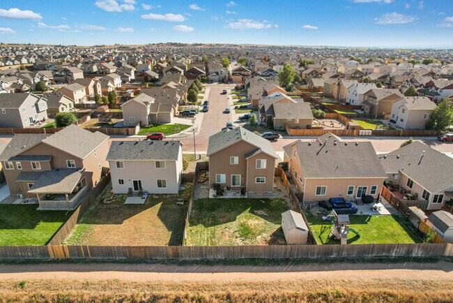 Foto del edificio - 10470 Silver Stirrup Dr