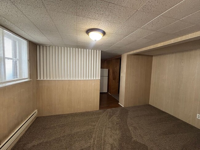 Building Photo - 926 E Halliday St