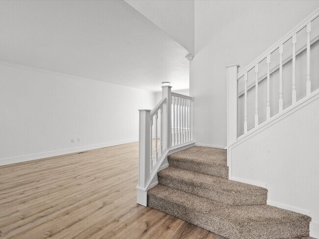 Building Photo - Newly Renovated 4 Bedroom Home with Gorgeo...
