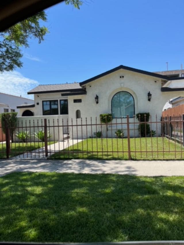 Modernized 4-Unit Apartment Bldg - 3509 S Bronson Ave