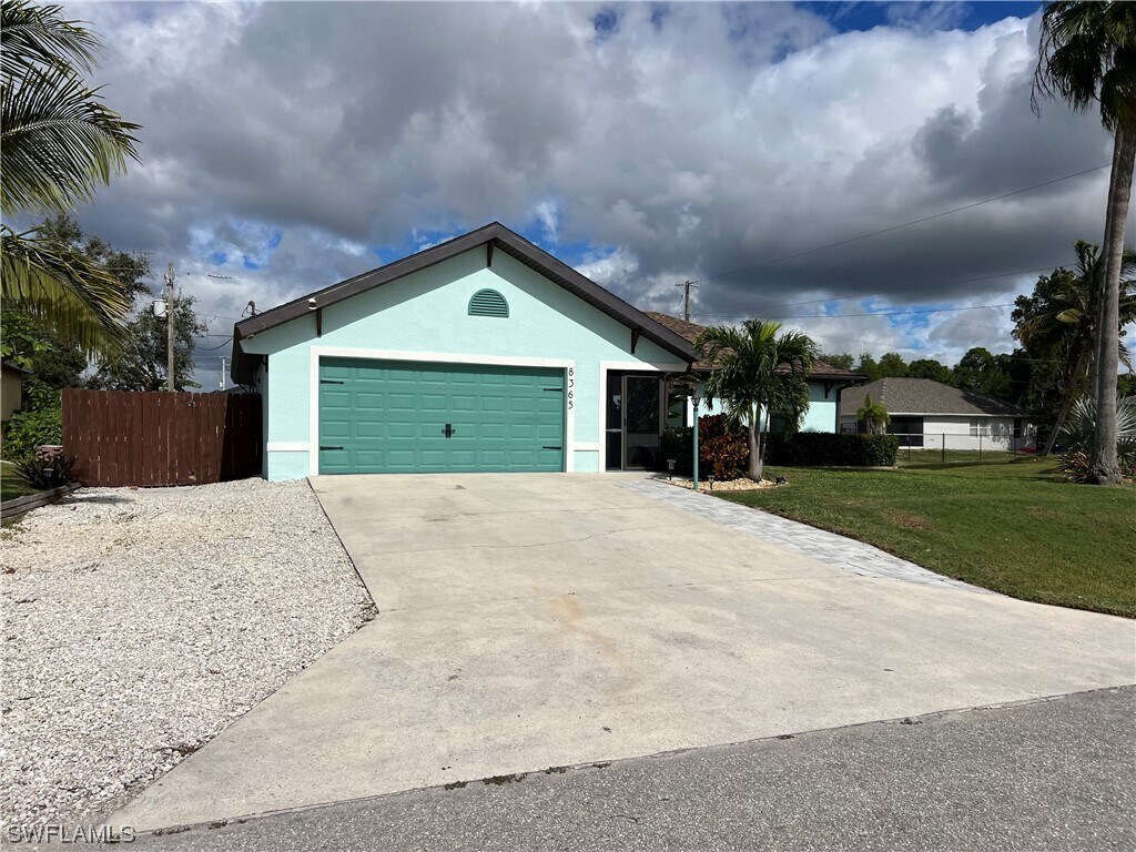 Primary Photo - 8365 Bahamas Rd