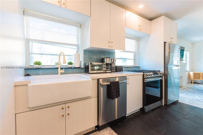 Foto del edificio - 426 NE 26th St