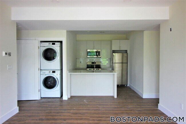 Foto del edificio - 843 Columbia Rd