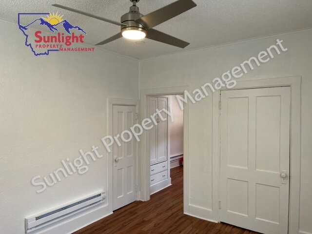 Building Photo - Larger Studio Apartment