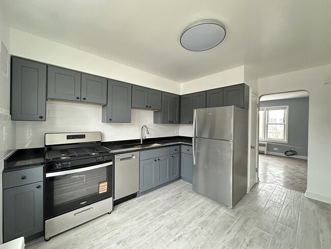 Building Photo - 6721 N California Ave