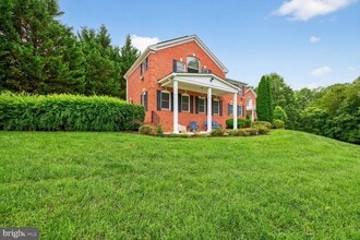 Building Photo - 8724 Hawkins Creamery Rd