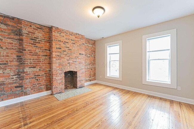 Building Photo - 429 Wilson Ave