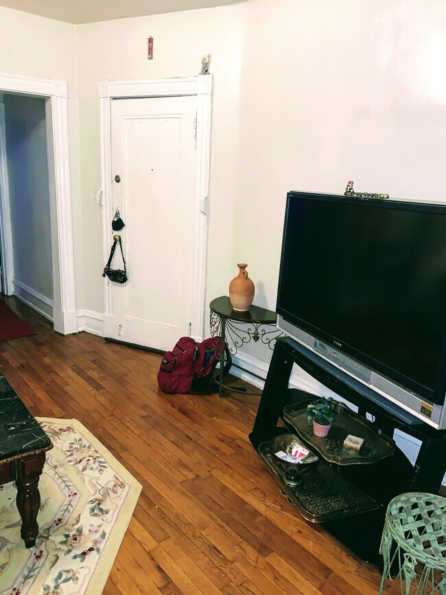 Living Room - 104 N Harvie St