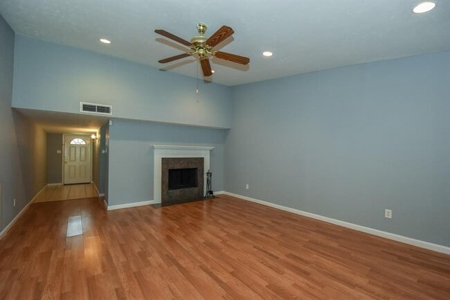 Building Photo - 4631 Lochshin Dr