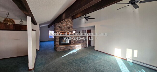 Building Photo - Well Maintained Established Home Near Horizon Dr