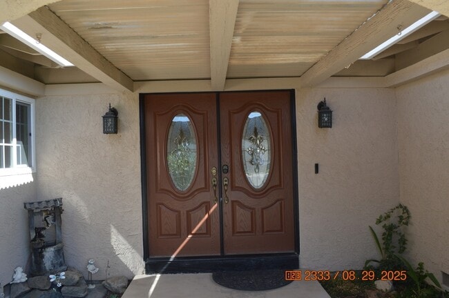 Foto del edificio - 1125 W Tuolumne Rd