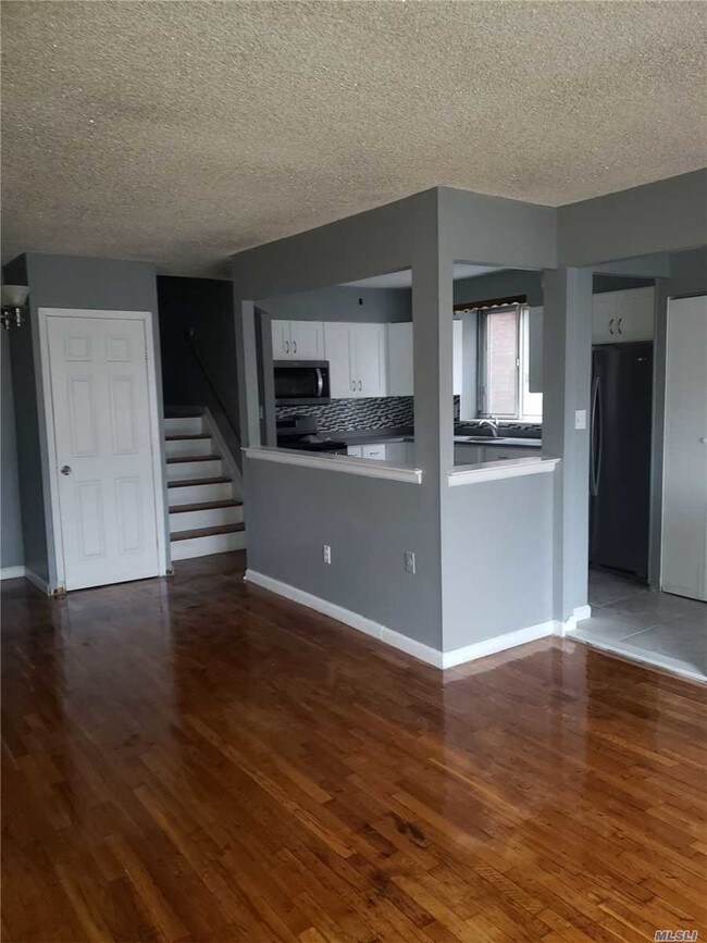 Building Photo - 28 Paerdegat 5th St