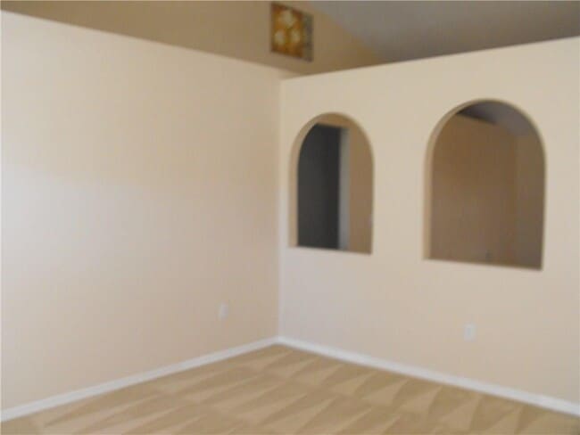Building Photo - 486 Biscayne Ln