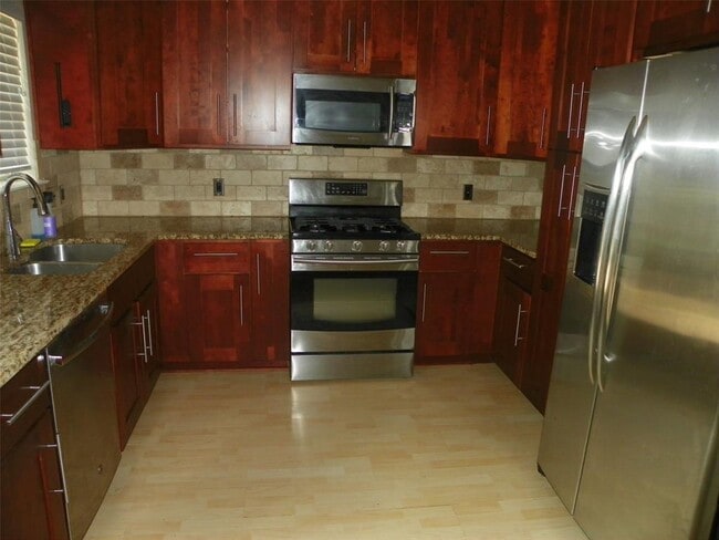 Building Photo - 6918 Dallas Dr