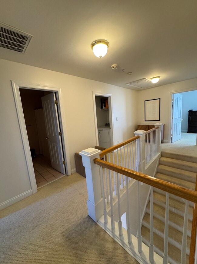 Foto del edificio - 1156 Hampton Gardens Ln