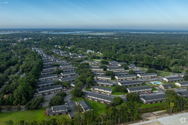 Descripción general de las casas adosadas de Castlewood - Castlewood Townhouses