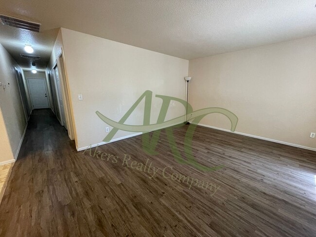 Building Photo - 746 S Legend Ln