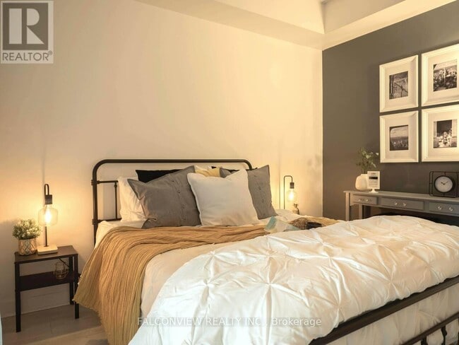 Building Photo - 165 Legion Rd N