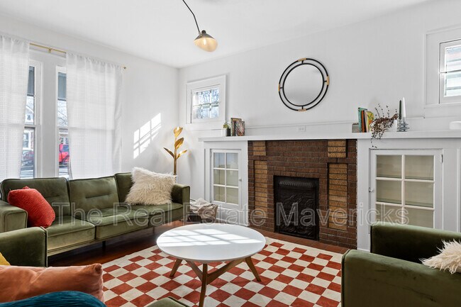 Foto del edificio - 2410 E 13th St