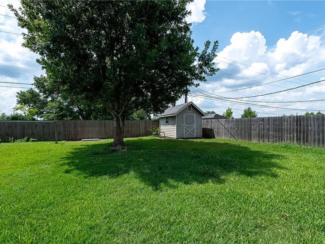 Foto del edificio - 711 Mockingbird St