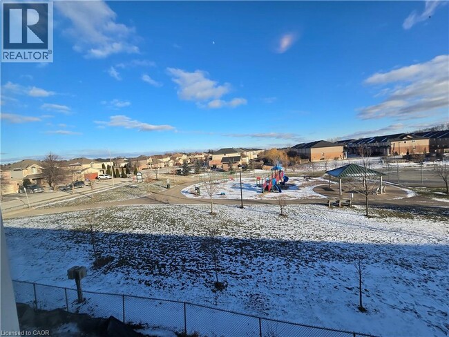 Building Photo - 205 Thames Wy