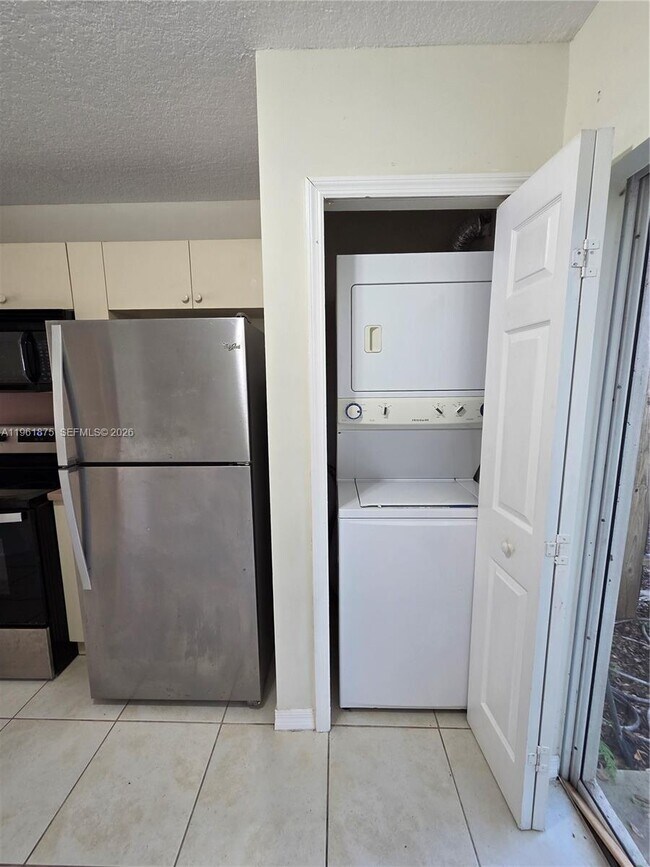 Building Photo - 1251 SE 29th St