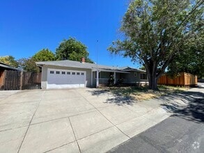 Building Photo - 3206 Fitzpatrick Dr