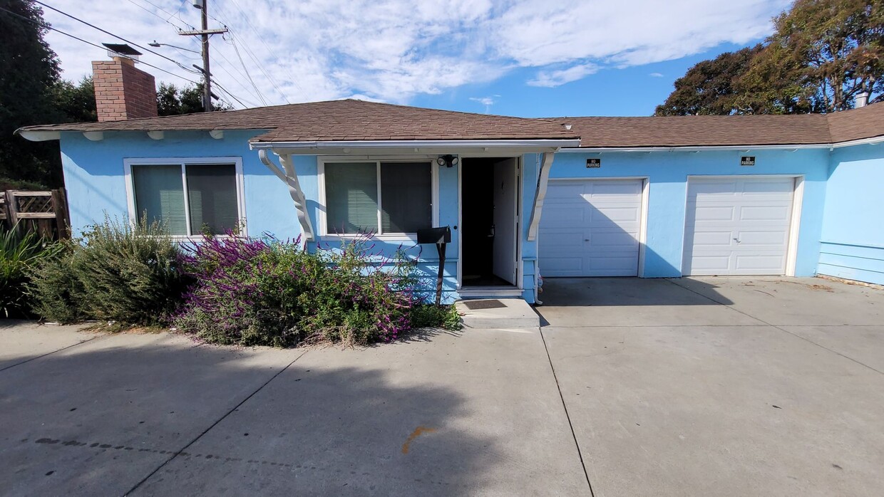 Foto principal - 1819-1821 Woodland Ave, East Palo Alto, CA...