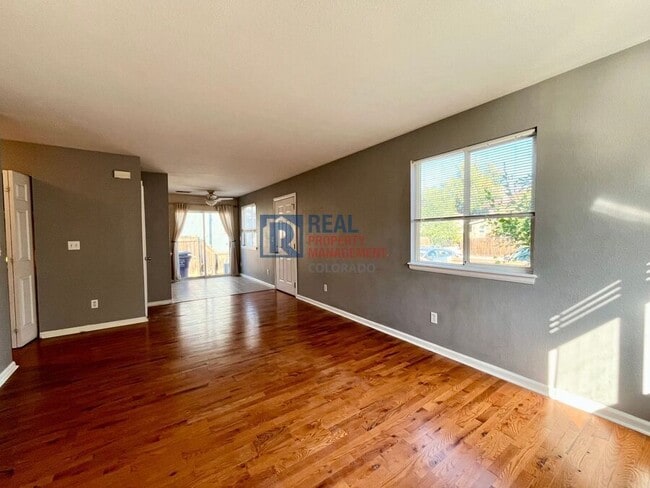 Foto del edificio - 1461 Holly St