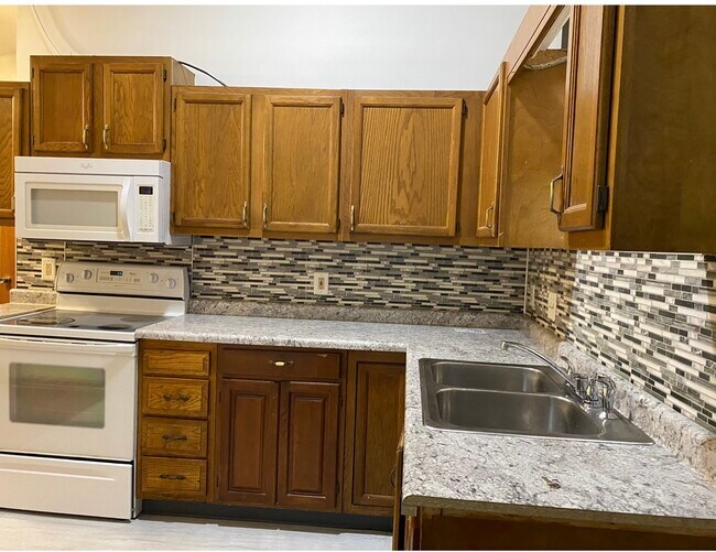 1217 Palmer Ct NE, Grand Rapids, MI 49505 House Rental in Grand