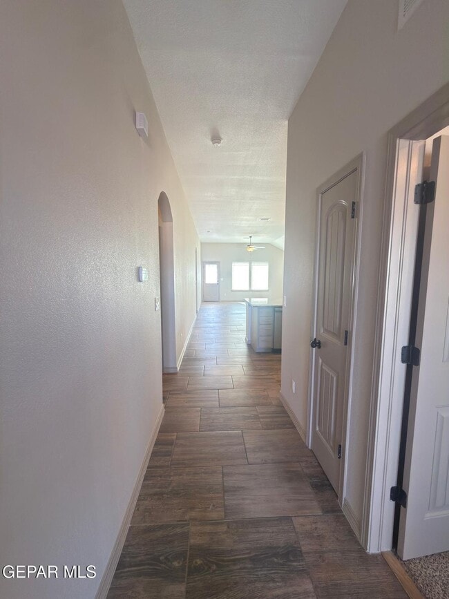 Foto del edificio - 13956 Lago Vista Ave