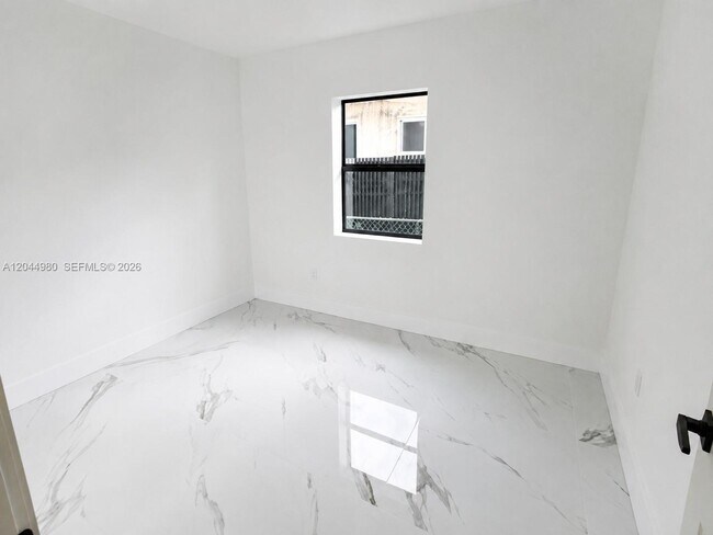 Foto del edificio - 3435 SW 91 Ave