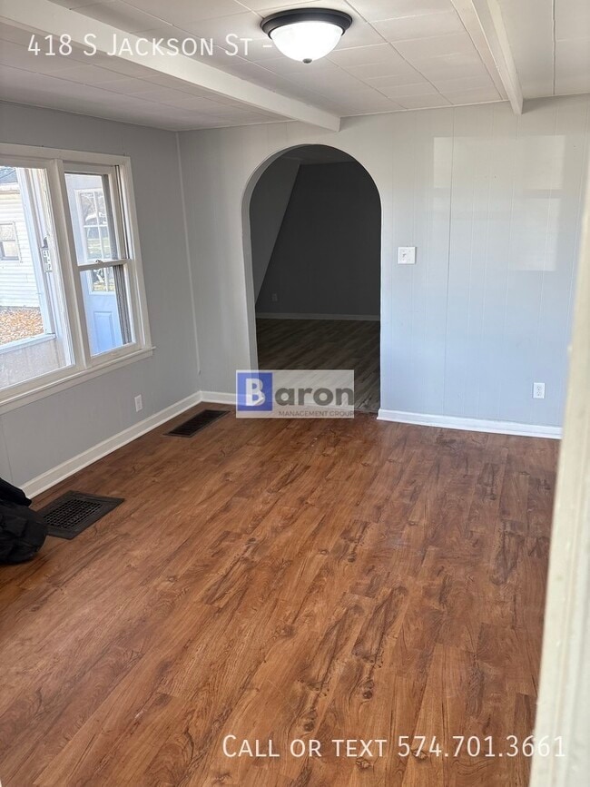 Foto del edificio - 418 S Jackson St