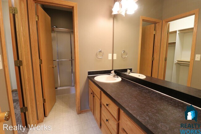 Foto del edificio - 3 br, 2 bath House - 6134 S 81st St