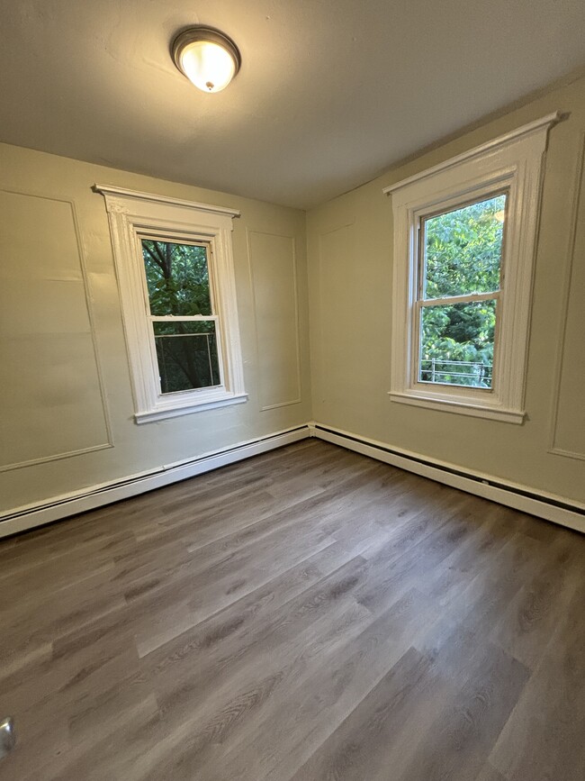 Unit 3 - 270 4th St