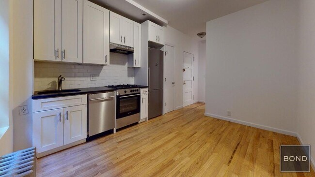 Foto del edificio - 419 E 73rd St