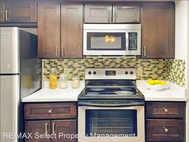 Building Photo - 2 br, 2 bath House - 611 SW 5th Ct  Unit A303