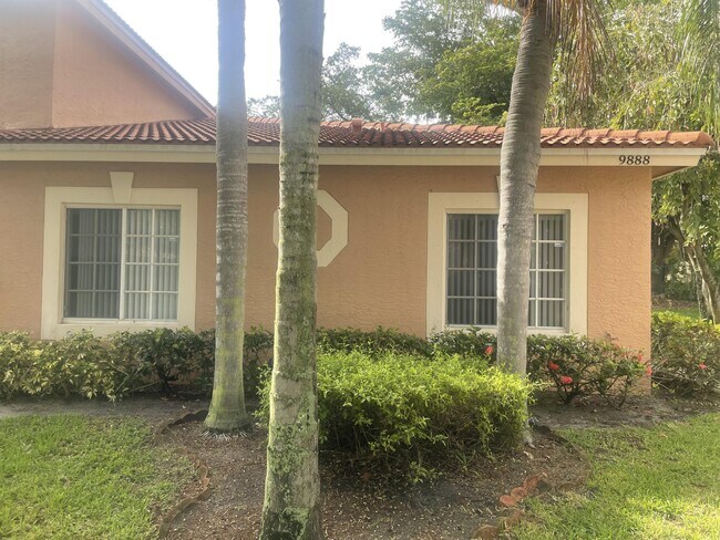 Building Photo - 9888 Kamena Cir