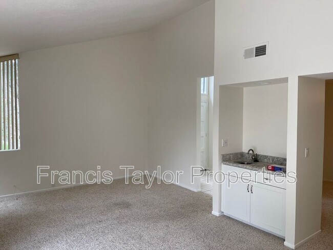 Building Photo - 7526 Jerez Ct