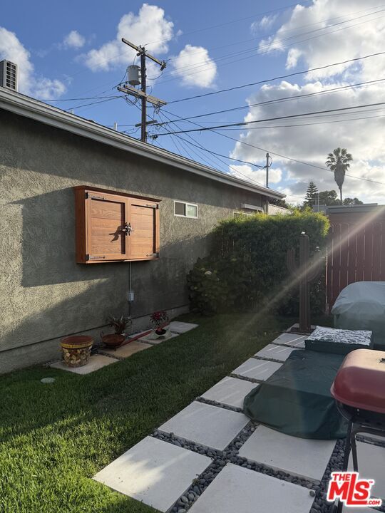Building Photo - 5451 Brynhurst Ave