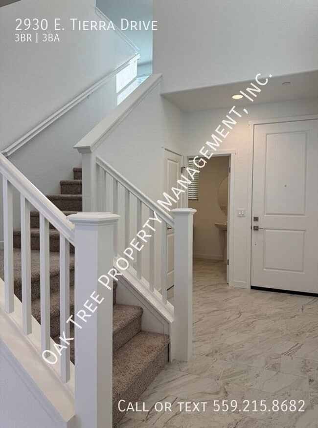 Building Photo - 2930 E Tierra Dr