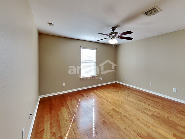 Foto del edificio - 4403 Thistle Pond Ct