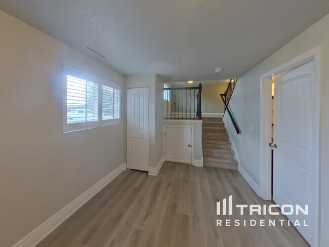 Foto del edificio - 4195 Hemlock Pl