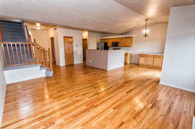 Building Photo - 7400 W Coal Mine Ave
